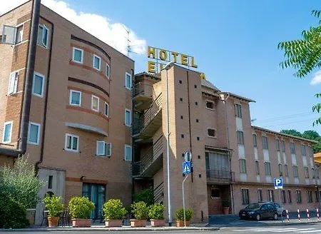 فندق Europa 3*